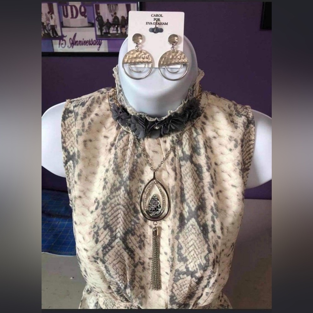 Adult small black and white tank style top with matching accessories.